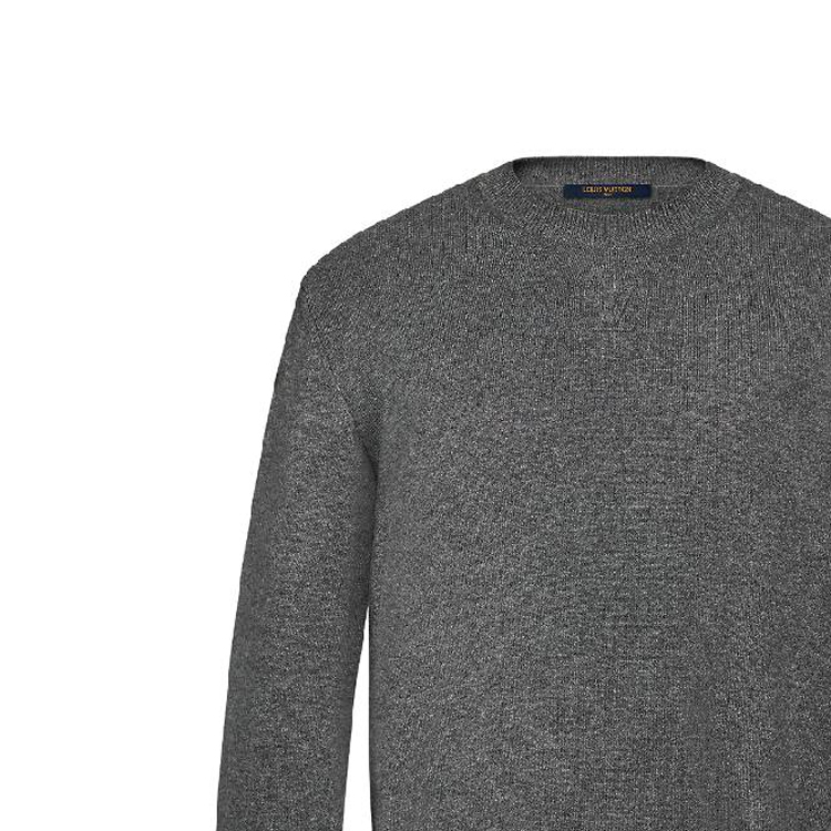 Lookbook LOUIS VUITTON Embossed Monogram Crewneck Long Sleeve Sweater Grey Men. 1A9VV1