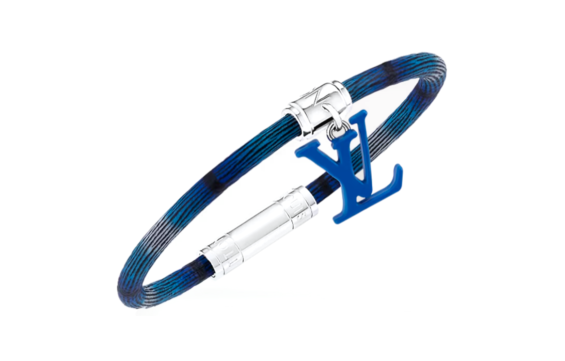 Lookbook LOUIS VUITTON Gelang Kulit Besi Biru Pria dengan Gesper Perak Ukir. M8397E