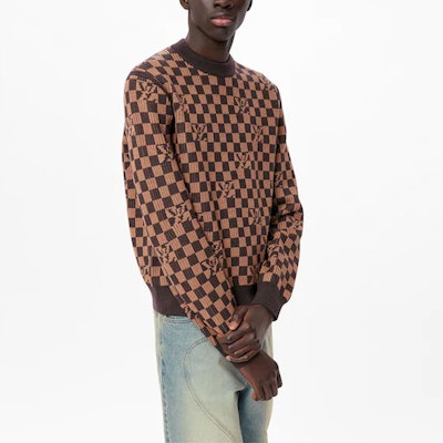LOUIS VUITTON FW21 Sweater Logo Kotak-Kotak Crewneck Cokelat. 1A9706 Shop LOUIS VUITTON FW21 Sweater Logo Kotak-Kotak Crewneck Cokelat. 1A9706