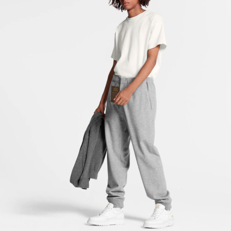 Purchase 路易威登FW21灰色針織運動褲-羊絨混紡補丁細節. 1A5VM7