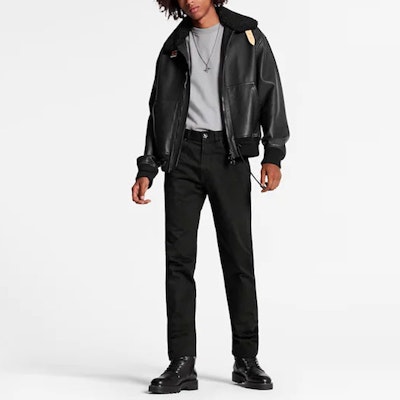 LOUIS VUITTON FW21 Logo Suede Aviator Jacket Black Outerwear 1A7Y8H Lookbook LOUIS VUITTON FW21 Logo Suede Aviator Jacket Black Outerwear 1A7Y8H