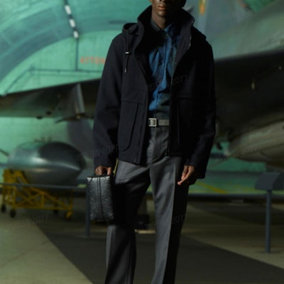 루이 비통 FW21 타이-다이 긴팔 셔츠 블루 1A8WYF Lookbook 루이 비통 FW21 타이-다이 긴팔 셔츠 블루 1A8WYF