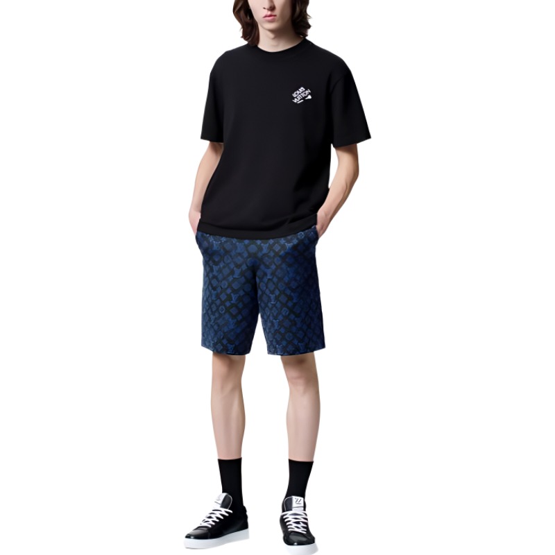 Shop 路易威登 FW22 黑色刺绣Logo圆领T恤。 1AATXH