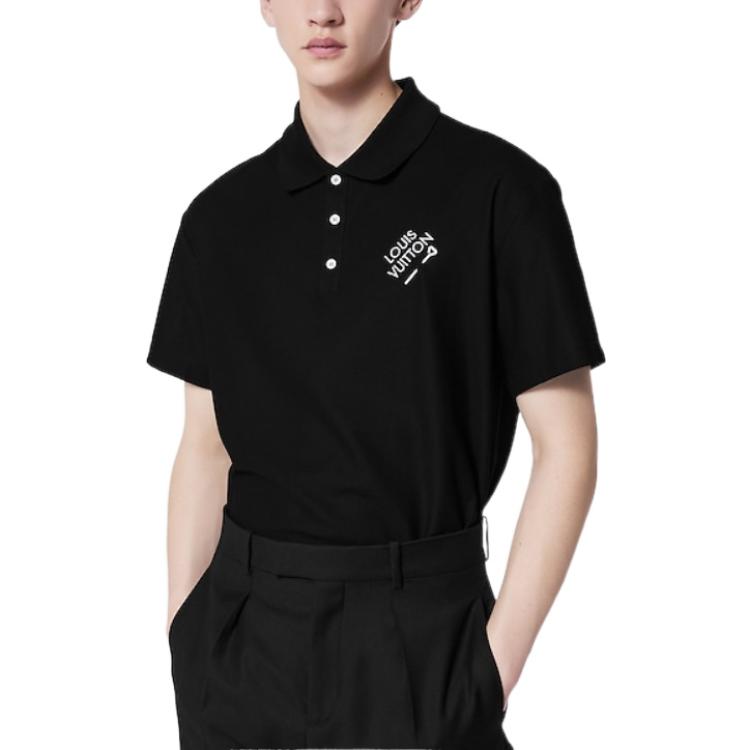 Sizing LOUIS VUITTON FW22 Kaos Polo Hitam dengan Logo Bordir Lengan Pendek. 1AATR9