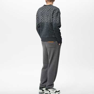 ルイヴィトン FW22 グレー チェック柄 カラーブロック クルーネックスウェットシャツ 1AA4TI Purchase ルイヴィトン FW22 グレー チェック柄 カラーブロック クルーネックスウェットシャツ 1AA4TI