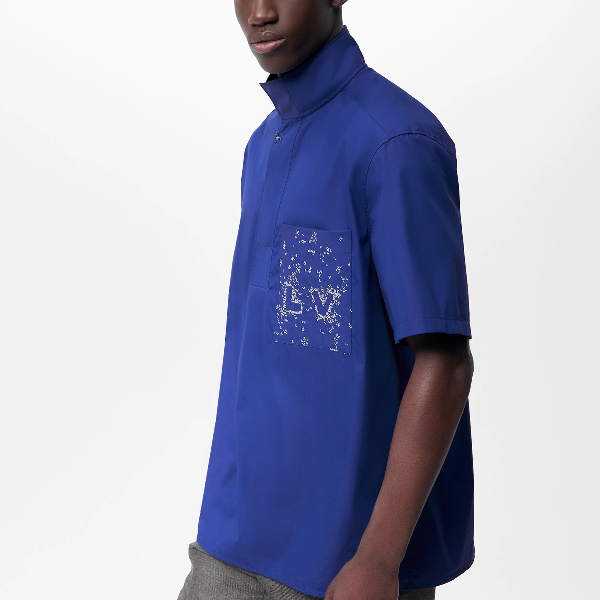 Purchase Louis Vuitton Baju Biru Lengan Pendek Bersulam Lelaki FW22. 1AA4PK