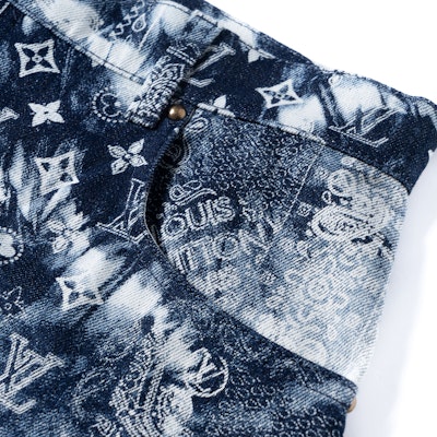 路易威登FW22藍白扎染Monogram佩斯利休閒短褲 1AA55K Purchase 路易威登FW22藍白扎染Monogram佩斯利休閒短褲 1AA55K