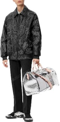 路易威登 FW22 刺繡皮革飛行員拉鍊外套 黑色 1A96VM Lookbook 路易威登 FW22 刺繡皮革飛行員拉鍊外套 黑色 1A96VM