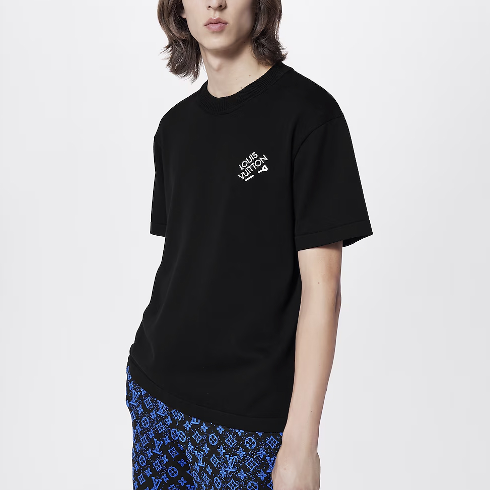 Purchase LOUIS VUITTON FW22 Fall Logo Print Crewneck Black Short Sleeve  T-Shirt. 1AATXE