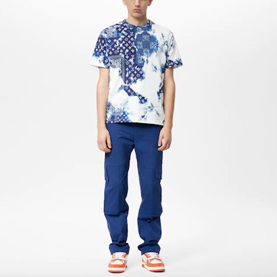 LOUIS VUITTON FW22 Kaos Biru Logo Geometris Paisley Tie-Dye. 1AA5F4 Shop LOUIS VUITTON FW22 Kaos Biru Logo Geometris Paisley Tie-Dye. 1AA5F4