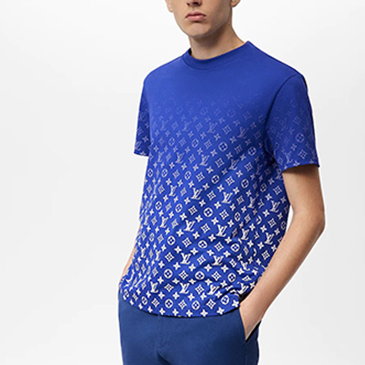 Shop LOUIS VUITTON FW22 Gradient Logo Crewneck T-Shirt Biru Pria. 1AA51N