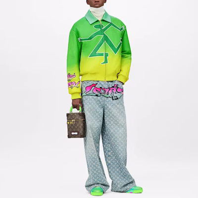 LOUIS VUITTON FW22 Gradient Logo Green Pilot Jacket Outerwear. 1A9UJ2 Lookbook LOUIS VUITTON FW22 Gradient Logo Green Pilot Jacket Outerwear. 1A9UJ2