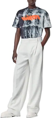 루이비통 FW22 모노그램 프린트 캐주얼 티셔츠 블루 남성용. 1AAGQ8 Lookbook 루이비통 FW22 모노그램 프린트 캐주얼 티셔츠 블루 남성용. 1AAGQ8