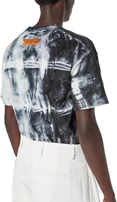 루이비통 FW22 모노그램 프린트 캐주얼 티셔츠 블루 남성용. 1AAGQ8 Purchase 루이비통 FW22 모노그램 프린트 캐주얼 티셔츠 블루 남성용. 1AAGQ8