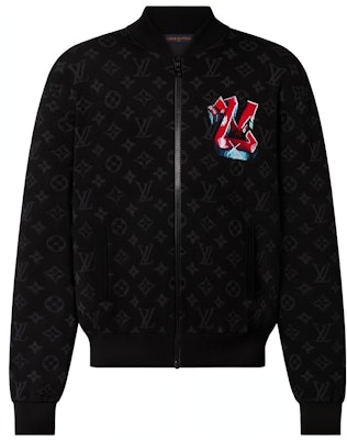 LOUIS VUITTON FW22 Jaket Hitam Monogram Zip-Up Waist 1AA4XT Buy LOUIS VUITTON FW22 Jaket Hitam Monogram Zip-Up Waist 1AA4XT