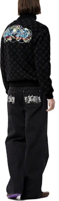 LOUIS VUITTON FW22 Jaket Hitam Monogram Zip-Up Waist 1AA4XT Lookbook LOUIS VUITTON FW22 Jaket Hitam Monogram Zip-Up Waist 1AA4XT