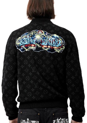 LOUIS VUITTON FW22 Jaket Hitam Monogram Zip-Up Waist 1AA4XT Purchase LOUIS VUITTON FW22 Jaket Hitam Monogram Zip-Up Waist 1AA4XT