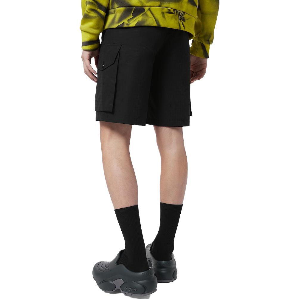 Shop 路易威登 FW23 黑色拉链口袋工装短裤 1ABJI8