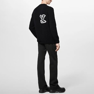 LOUIS VUITTON FW23 Baju Crewneck Hitam Logo Sulaman. 1AF333 Details for LOUIS VUITTON FW23 Baju Crewneck Hitam Logo Sulaman. 1AF333