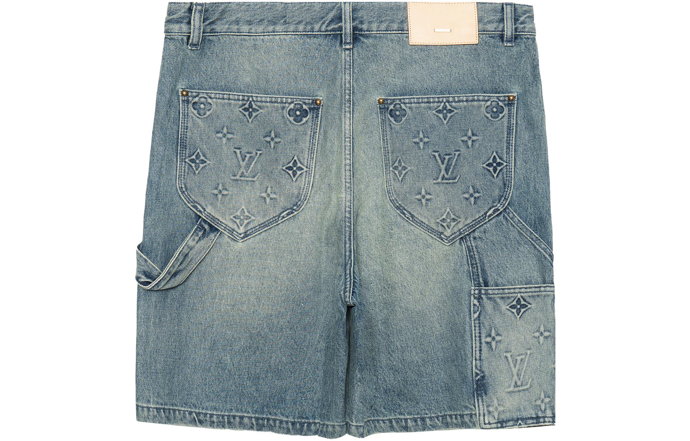 Lookbook 루이비통 FW23 블루 로고 엠보싱 미드라이즈 지퍼 카고 쇼츠 1ABJ7G