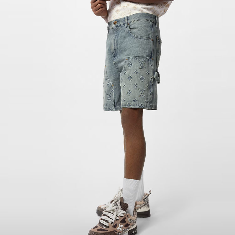 Details for 루이비통 FW23 블루 로고 엠보싱 미드라이즈 지퍼 카고 쇼츠 1ABJ7G
