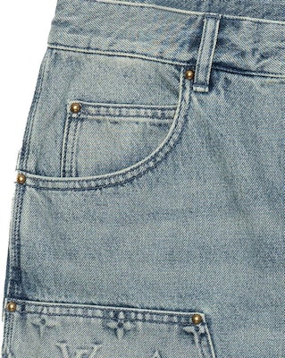 루이비통 FW23 블루 로고 엠보싱 미드라이즈 지퍼 카고 쇼츠 1ABJ7G Sizing 루이비통 FW23 블루 로고 엠보싱 미드라이즈 지퍼 카고 쇼츠 1ABJ7G