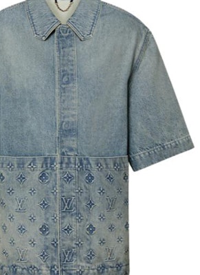 루이 비통 FW23 블루 로고 엠보싱 반팔 셔츠 1ABLDH Sizing 루이 비통 FW23 블루 로고 엠보싱 반팔 셔츠 1ABLDH