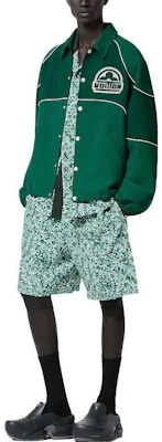LOUIS VUITTON FW23 Casual Single-Breasted Jacket Green 1ABJ0P Lookbook LOUIS VUITTON FW23 Casual Single-Breasted Jacket Green 1ABJ0P
