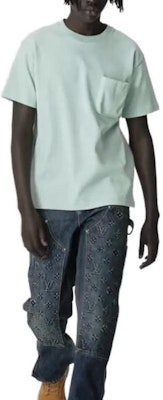 LOUIS VUITTON FW23 Green Solid Pocket Crewneck Casual T-Shirt. 1ABIXC Lookbook LOUIS VUITTON FW23 Green Solid Pocket Crewneck Casual T-Shirt. 1ABIXC