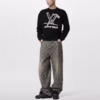 Lookbook LOUIS VUITTON FW23 Logo Embroidered Crewneck Sweatshirt Black. 1ABY3L