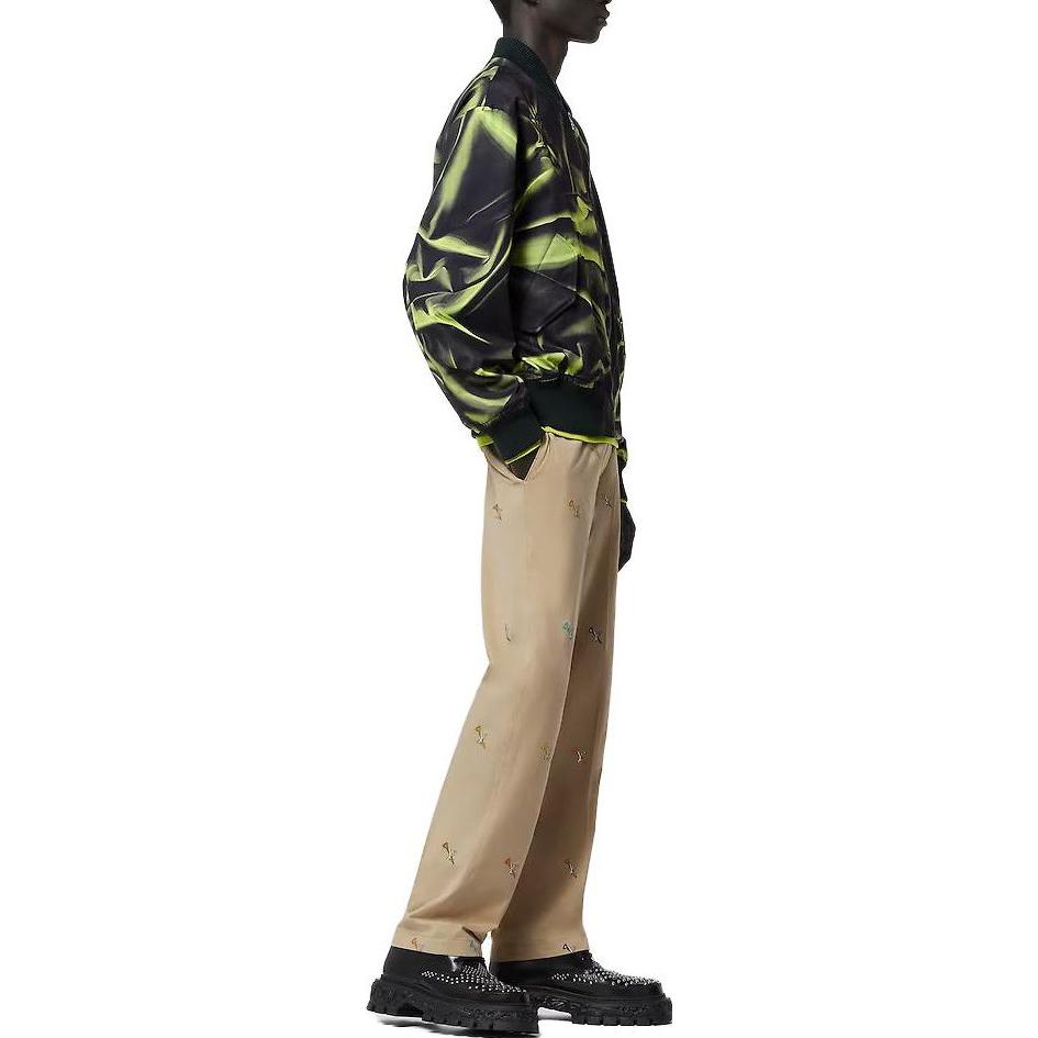 Shop Pantalones Beige Informales LOUIS VUITTON FW23 con Patrón Jacquard de Logo. 1ABJIR