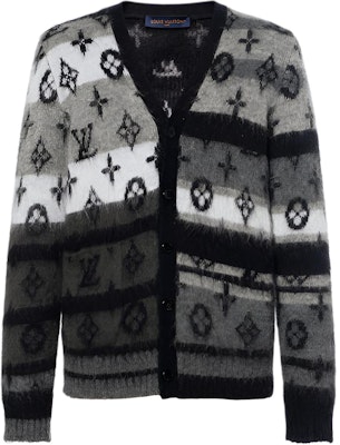 LOUIS VUITTON FW23 Black V-Neck Logo Knit Cardigan Long Sleeve Sweater 1AF342 Buy LOUIS VUITTON FW23 Black V-Neck Logo Knit Cardigan Long Sleeve Sweater 1AF342