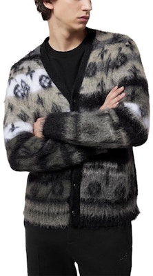LOUIS VUITTON FW23 Black V-Neck Logo Knit Cardigan Long Sleeve Sweater 1AF342 Details for LOUIS VUITTON FW23 Black V-Neck Logo Knit Cardigan Long Sleeve Sweater 1AF342
