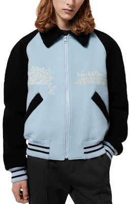 Chaqueta Beisbol Azul con Logo Rayado Bordado Hombre LOUIS VUITTON FW23. 1AFAJ4 Shop Chaqueta Beisbol Azul con Logo Rayado Bordado Hombre LOUIS VUITTON FW23. 1AFAJ4