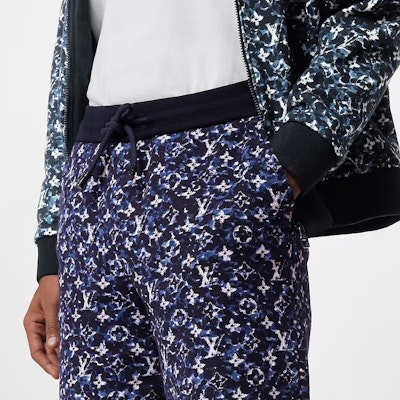 LOUIS VUITTON FW23 Seluar Pendek Drawstring Logo Warna Biru Lelaki. 1ABJ9H Sizing LOUIS VUITTON FW23 Seluar Pendek Drawstring Logo Warna Biru Lelaki. 1ABJ9H