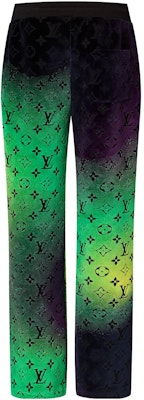 루이 비통 FW23 그라데이션 스트레이트핏 미드라이즈 캐주얼 팬츠 그린 남성용 1AFB76 Lookbook 루이 비통 FW23 그라데이션 스트레이트핏 미드라이즈 캐주얼 팬츠 그린 남성용 1AFB76