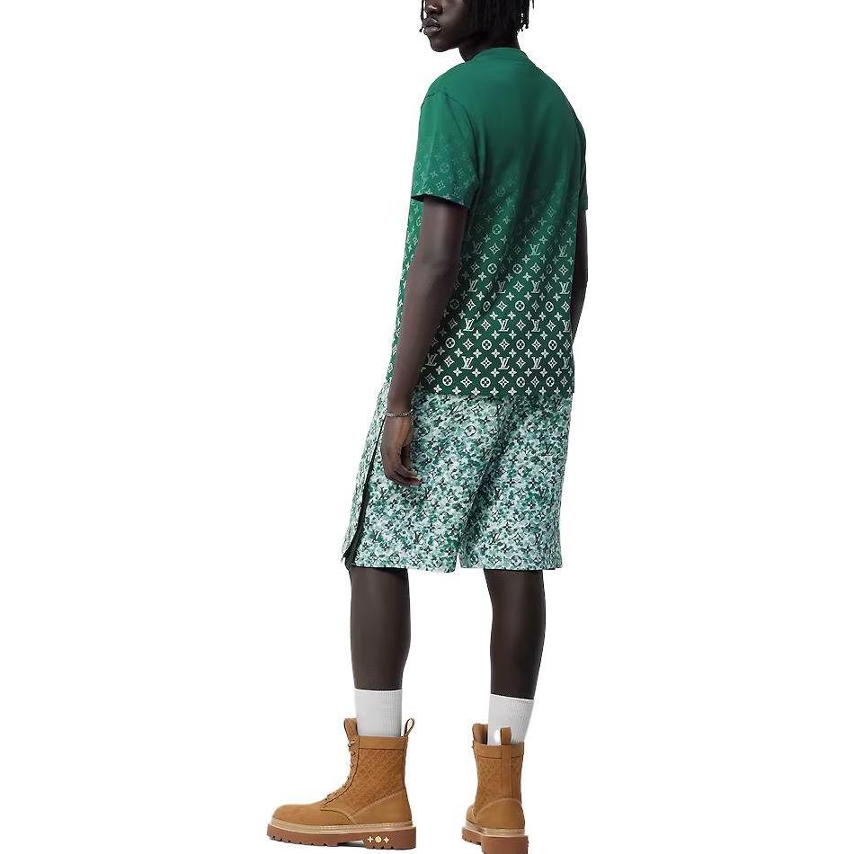 LOUIS VUITTON FW23 Green Logo Print Crewneck T-Shirt for Men. 1ABIX6 圖 4