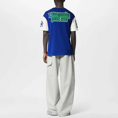 ルイヴィトン FW23 ロゴ刺繍カジュアルTシャツ ブルー メンズ 1ABXYO Lookbook ルイヴィトン FW23 ロゴ刺繍カジュアルTシャツ ブルー メンズ 1ABXYO