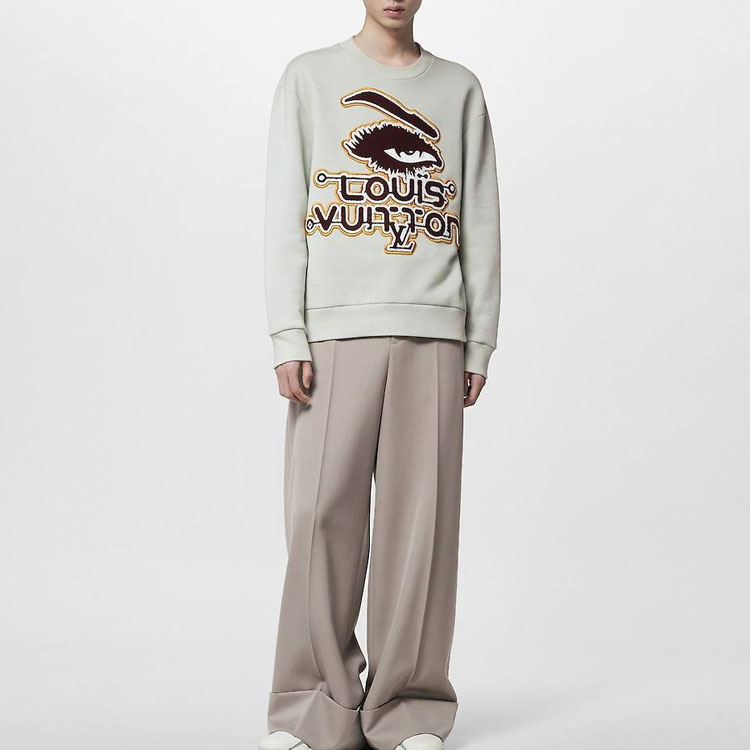 Lookbook LOUIS VUITTON FW23 Logo Crewneck Sweatshirt Hijau Muda Lelaki. 1ABYJU