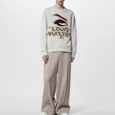 LOUIS VUITTON FW23 Logo Crewneck Sweatshirt Hijau Muda Lelaki. 1ABYJU Lookbook LOUIS VUITTON FW23 Logo Crewneck Sweatshirt Hijau Muda Lelaki. 1ABYJU