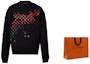 Lookbook LOUIS VUITTON FW23 Sweater Rajut Logo Bordir Hitam Pria 1AFB69