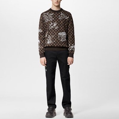 LOUIS VUITTON FW23 Logo Graffiti Knit Crewneck Coklat Lengan Panjang. 1ABXYW Lookbook LOUIS VUITTON FW23 Logo Graffiti Knit Crewneck Coklat Lengan Panjang. 1ABXYW