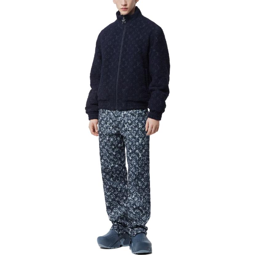 Lookbook LOUIS VUITTON FW23 Logo Print Split Hem Denim Jeans Blue . 1ABJMN