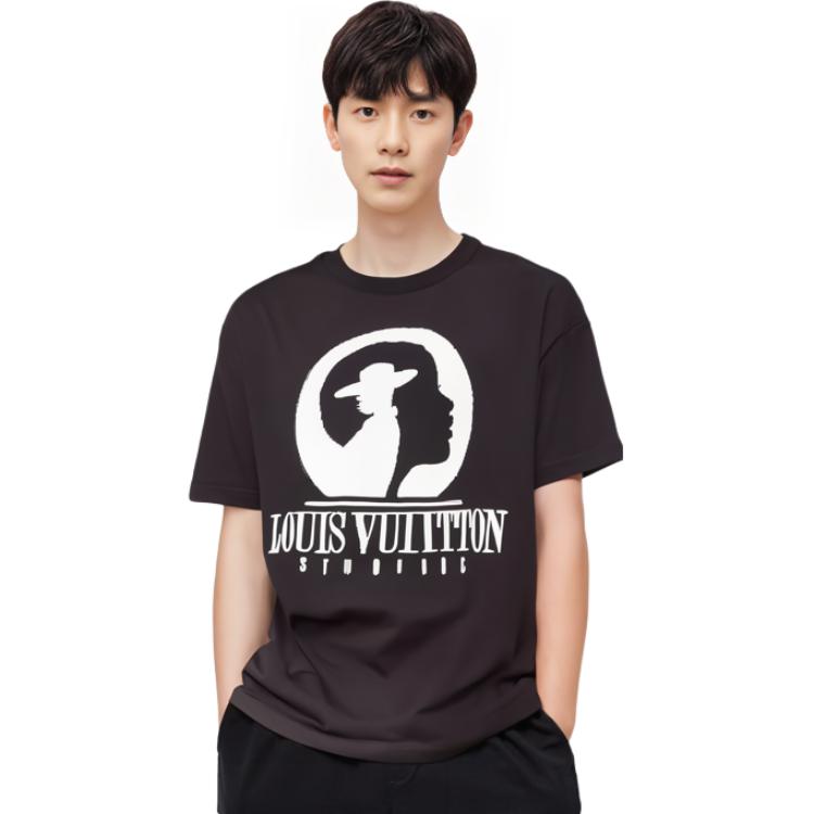 LOUIS VUITTON FW23 Monogram Crewneck Short Sleeve Black T-Shirt  White Print. 1ABY17 圖 4