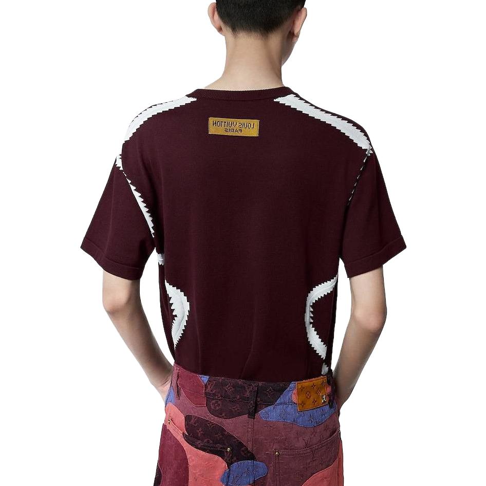 Shop LOUIS VUITTON FW23 Kaos Monogram Lengan Pendek Merah Coklat Pria. 1ABXXB