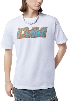 LOUIS VUITTON FW23 Kaos Pendek Monogram Crewneck Putih 1ABJ8F Lookbook LOUIS VUITTON FW23 Kaos Pendek Monogram Crewneck Putih 1ABJ8F