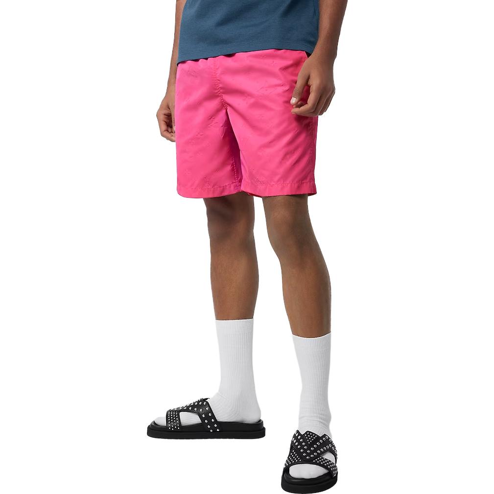 Lookbook LOUIS VUITTON FW23 Seluar Pendek Pantai Pink Monogram Longgar Embossed. 1ABJG9