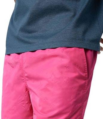 LOUIS VUITTON FW23 Seluar Pendek Pantai Pink Monogram Longgar Embossed. 1ABJG9 Details for LOUIS VUITTON FW23 Seluar Pendek Pantai Pink Monogram Longgar Embossed. 1ABJG9