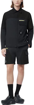 Camisa Negra LOUIS VUITTON FW23 con Mangas Removibles y Logo. 1ABJ0A Lookbook Camisa Negra LOUIS VUITTON FW23 con Mangas Removibles y Logo. 1ABJ0A