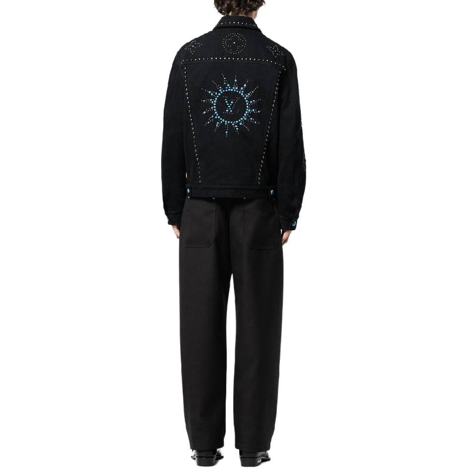 Shop 루이비통 FW24 블랙 데님 자켓 로고 자수 디자인. 1AFWX1